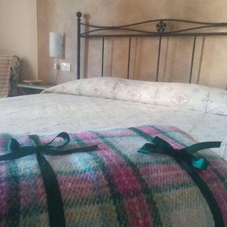 Agriturismo Valbona Villa กาส์ตีจลิโอเน เดลลา เปสกายา ภายนอก รูปภาพ